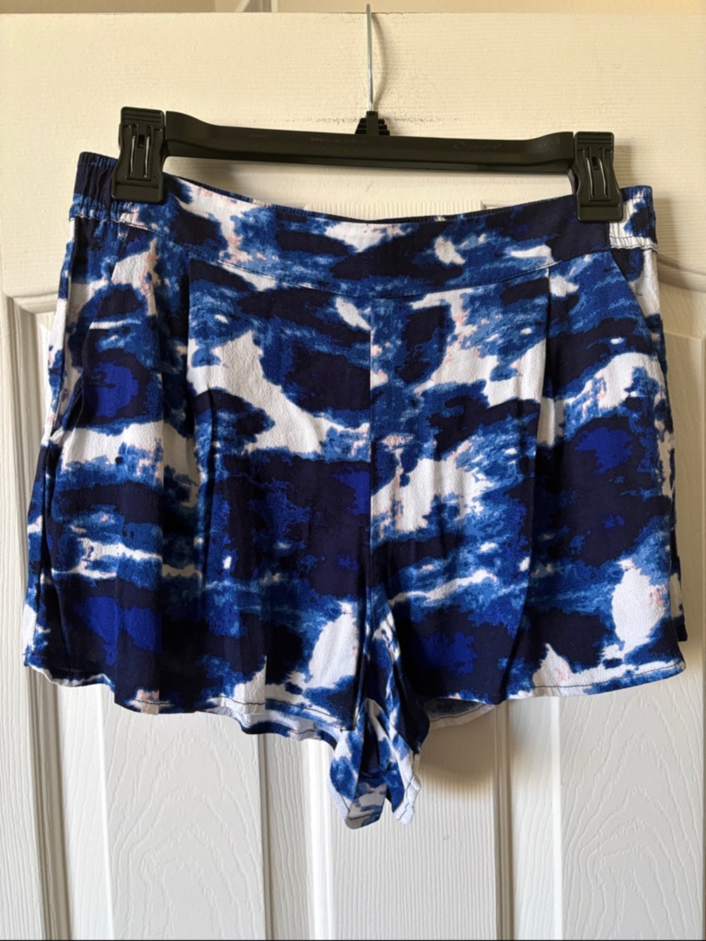 Michael Stars EUC 100% Rayon Blue, Pink and White Shorts size S